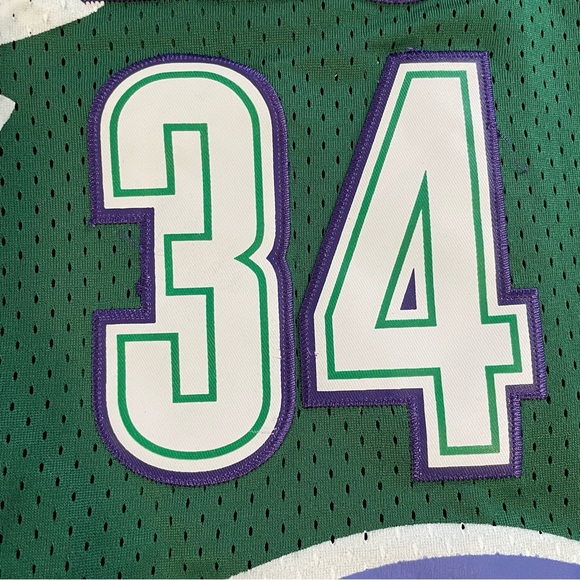Mitchell and Ness Hardwood Classic Milwaukee Bucks #34 Ray Allen Jersey - Picture 5 of 10